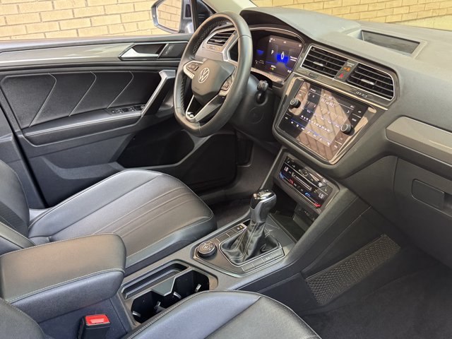 Used 2023 Volkswagen Tiguan SE w/ Panoramic Sunroof Package AWD/4WD image 7