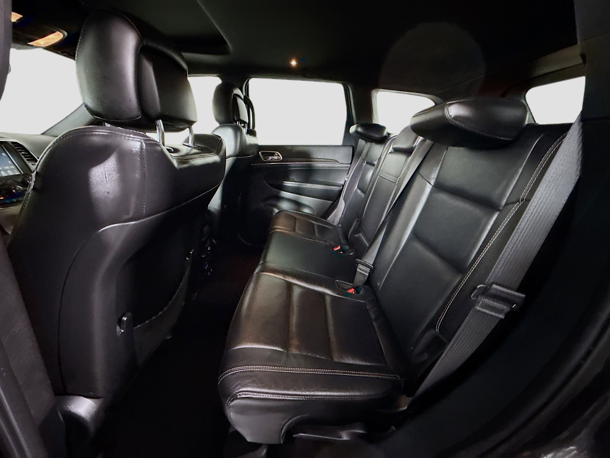 Used 2017 Jeep Grand Cherokee Limited image 25