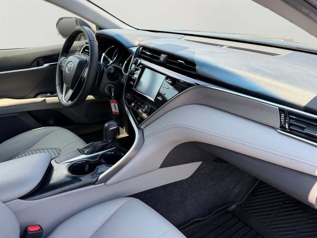 Used 2018 Toyota Camry SE FWD image 7