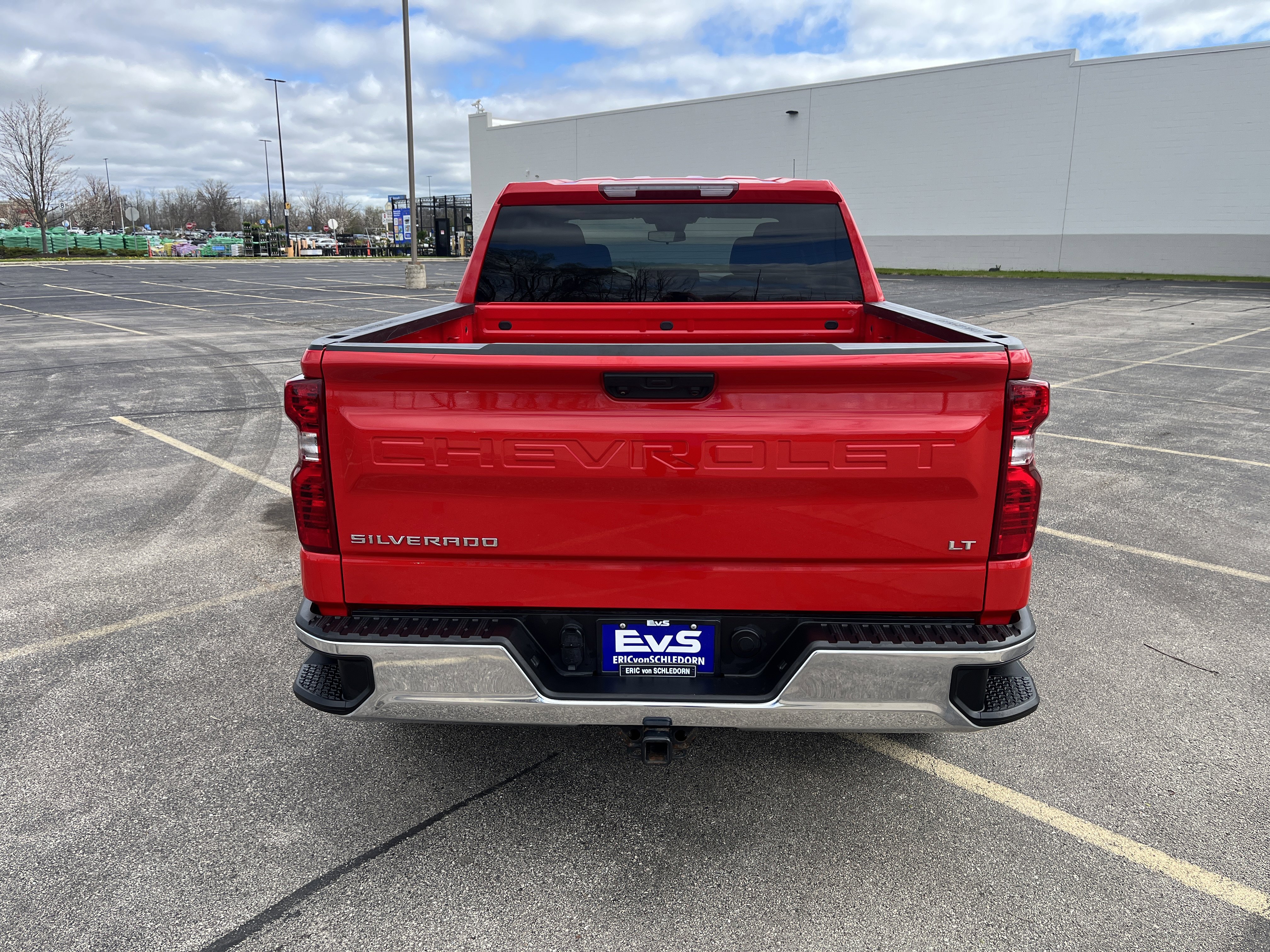 Used 2022 Chevrolet Silverado 1500 LT AWD/4WD image 5