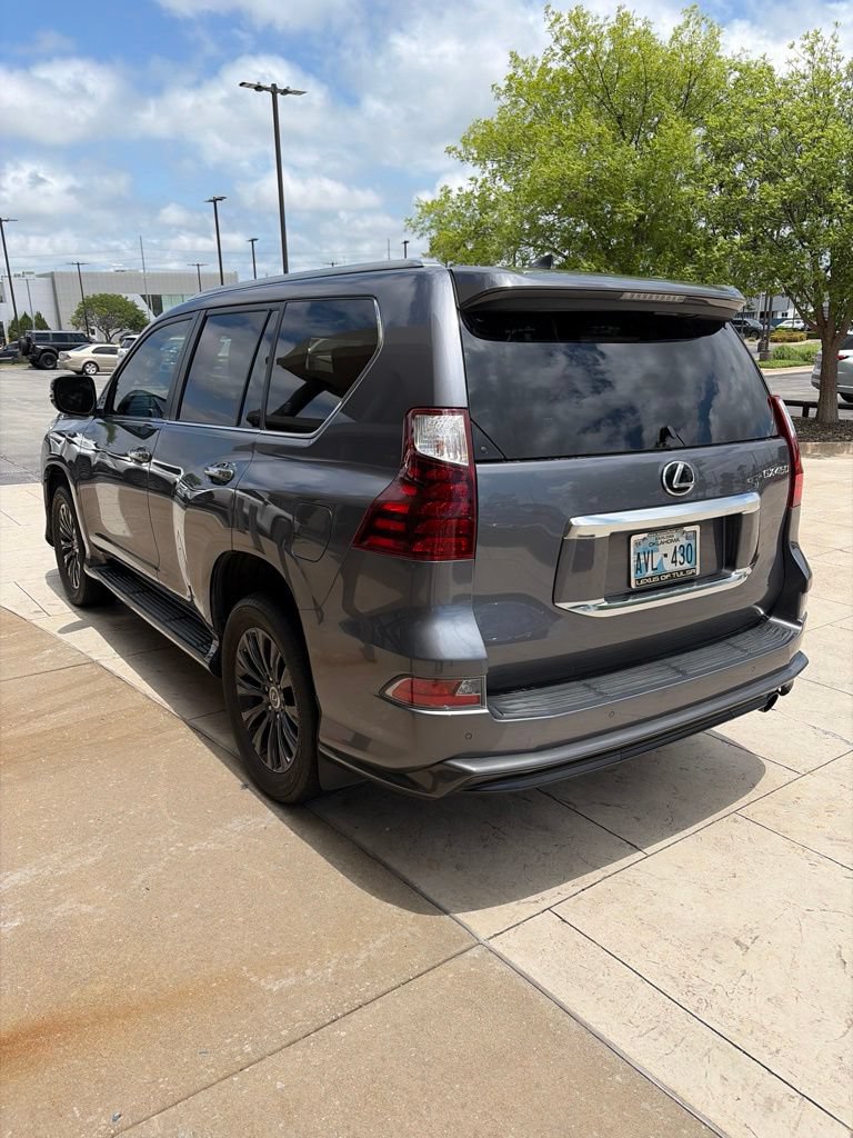 Used 2022 Lexus GX 460 Luxury w/ Sport Design Package AWD/4WD image 11