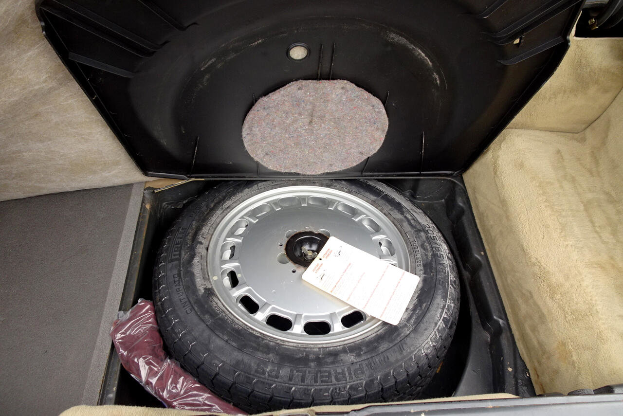 Used 1988 Mercedes-Benz 560 SL image 7