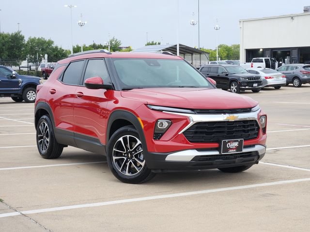 Used 2026 Chevrolet TrailBlazer LT w/ Convenience Package FWD image 2