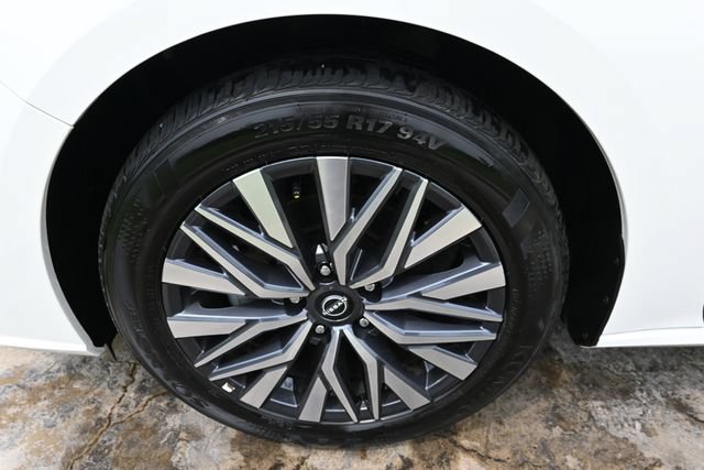 Used 2025 Nissan Altima 2.5 SV FWD image 10