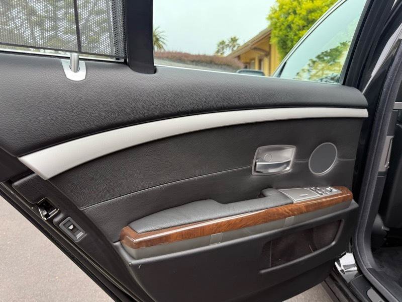 Used 2006 BMW 750i RWD image 39