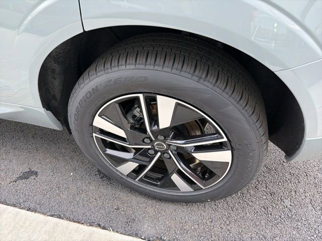 New 2026 Volvo XC60 B5 Plus w/ Climate Package AWD/4WD image 6