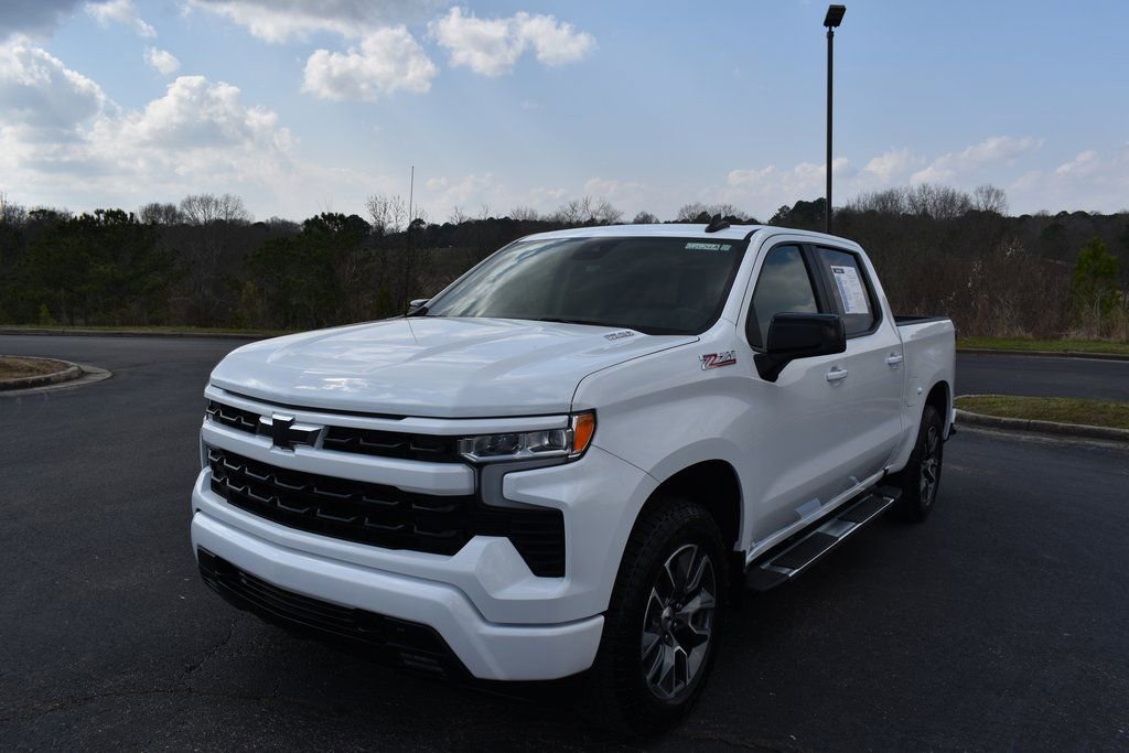 Used 2025 Chevrolet Silverado 1500 RST image 3