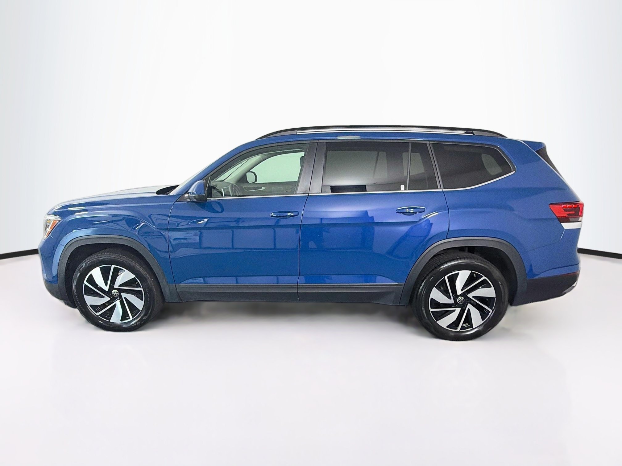 Used 2026 Volkswagen Atlas SE FWD image 4