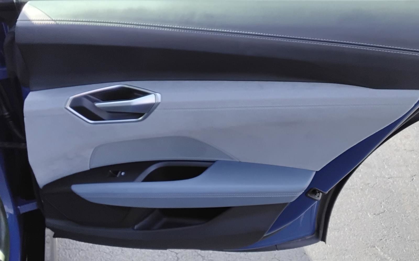 Used 2022 Audi e-tron GT Premium Plus w/ Performance Package image 23