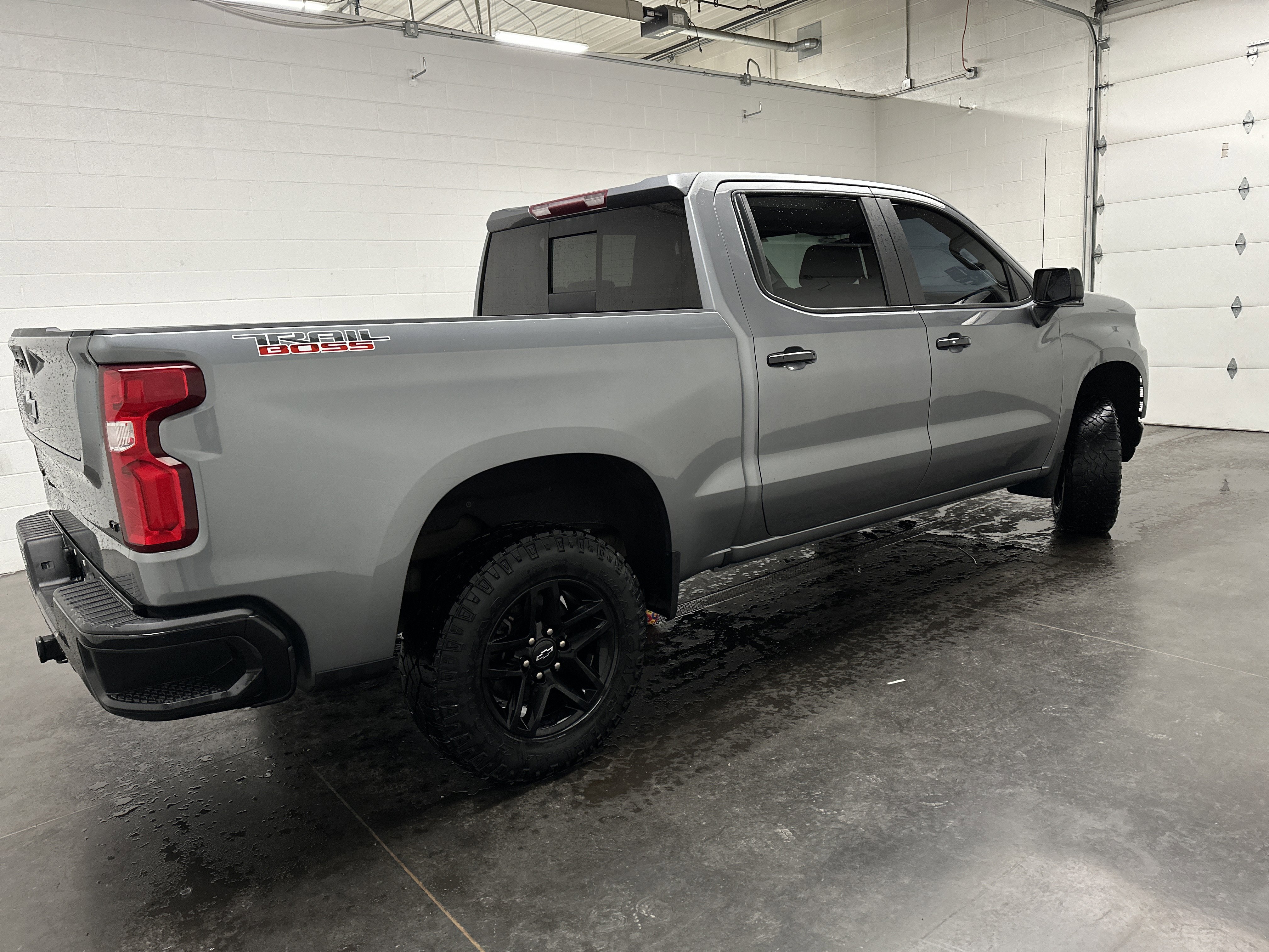 Used 2021 Chevrolet Silverado 1500 LT Trail Boss w/ Convenience Package II image 9