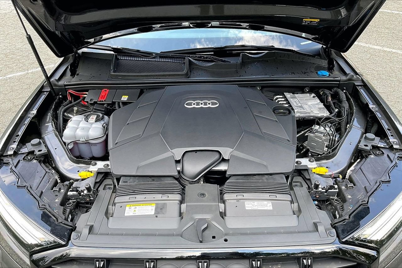 Used 2025 Audi Q7 3.0T Premium Plus AWD/4WD image 40