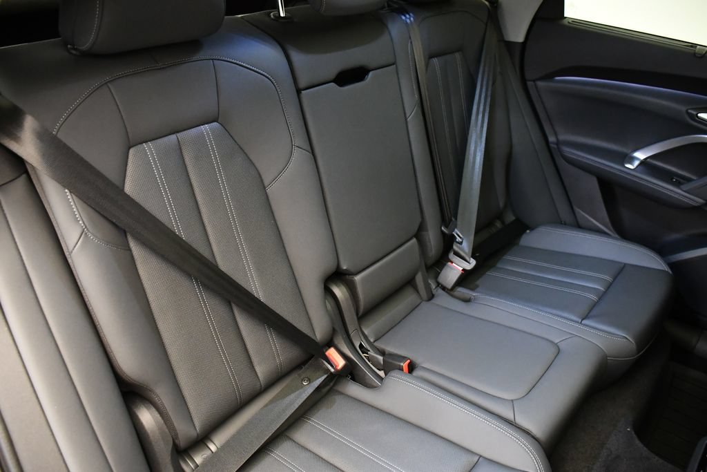 Used 2025 Audi Q5 Prestige w/ 20" Wheel Package AWD/4WD image 52