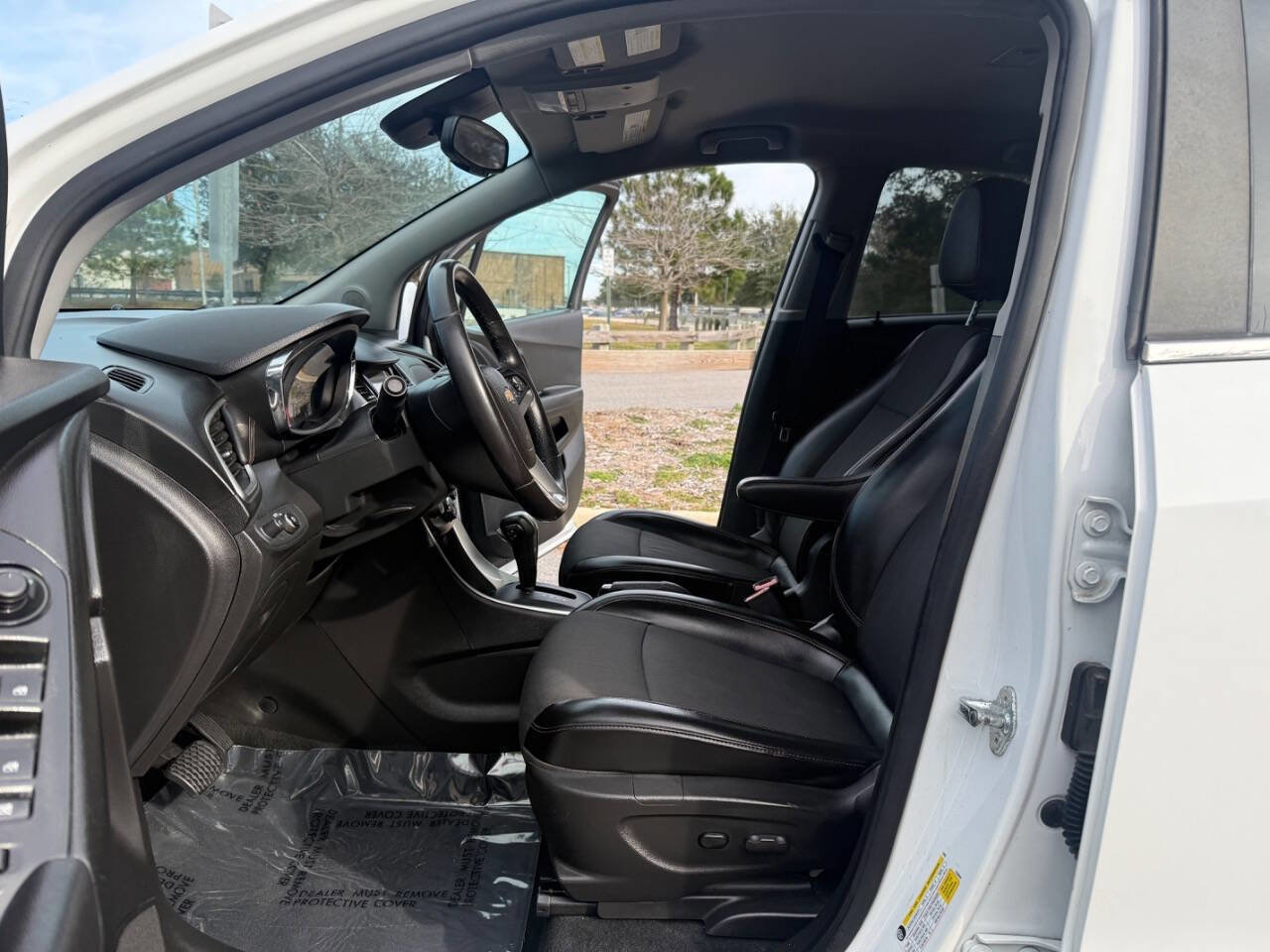 Used 2019 Chevrolet Trax LT w/ LT Convenience Package image 10