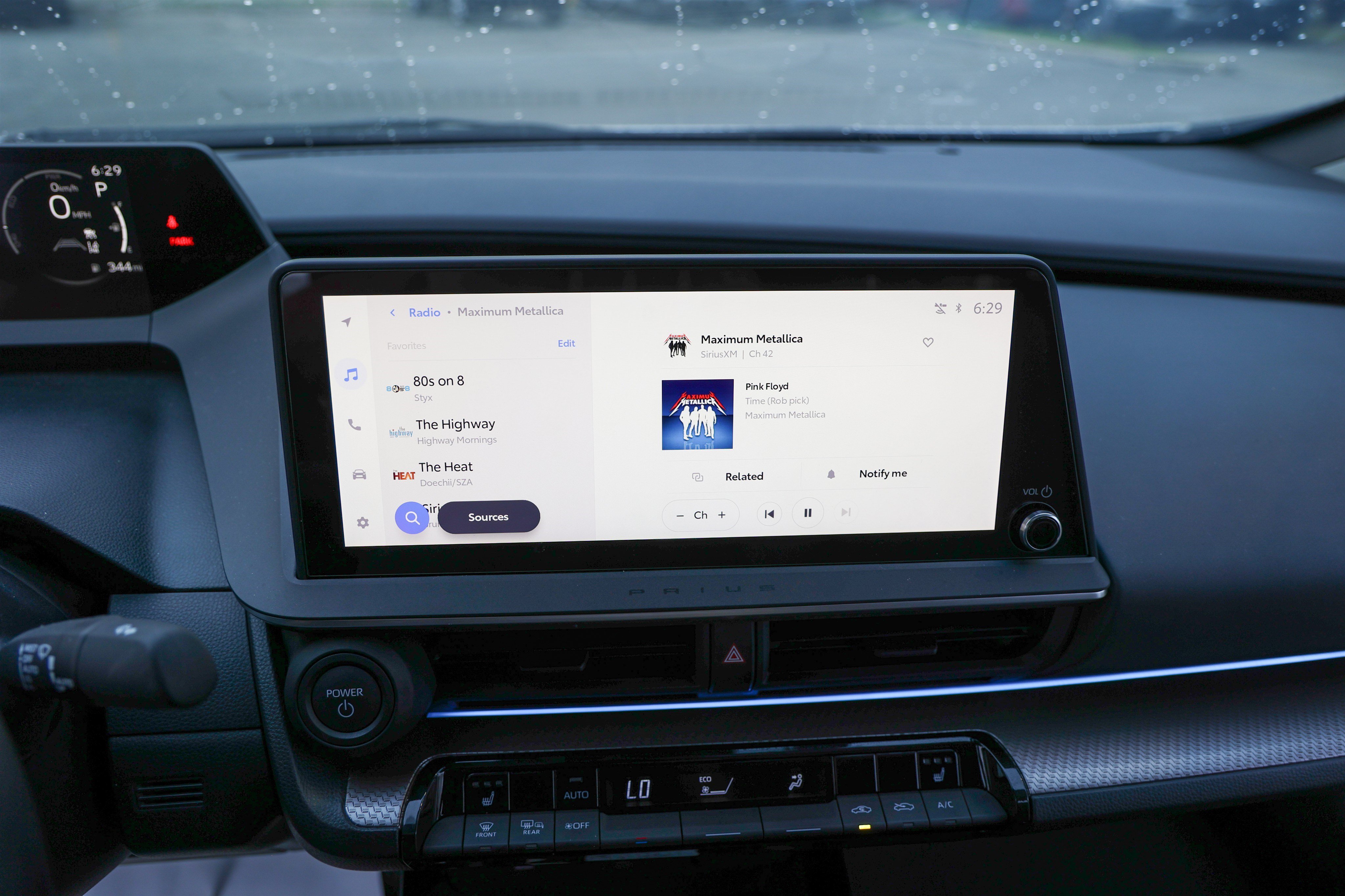 Used 2023 Toyota Prius XLE FWD image 21