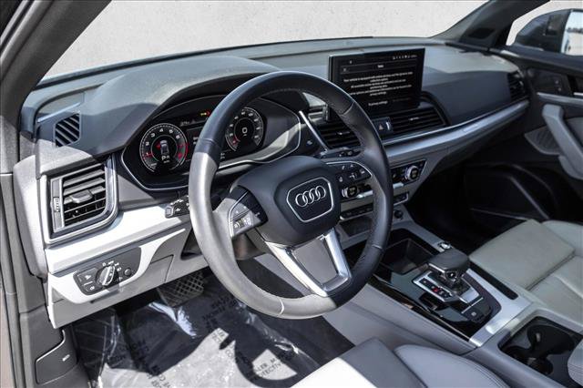 Used 2023 Audi Q5 2.0T Premium Plus w/ Premium Plus Package AWD/4WD image 10