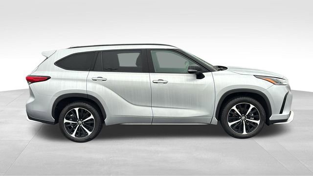 Used 2021 Toyota Highlander XSE image 32