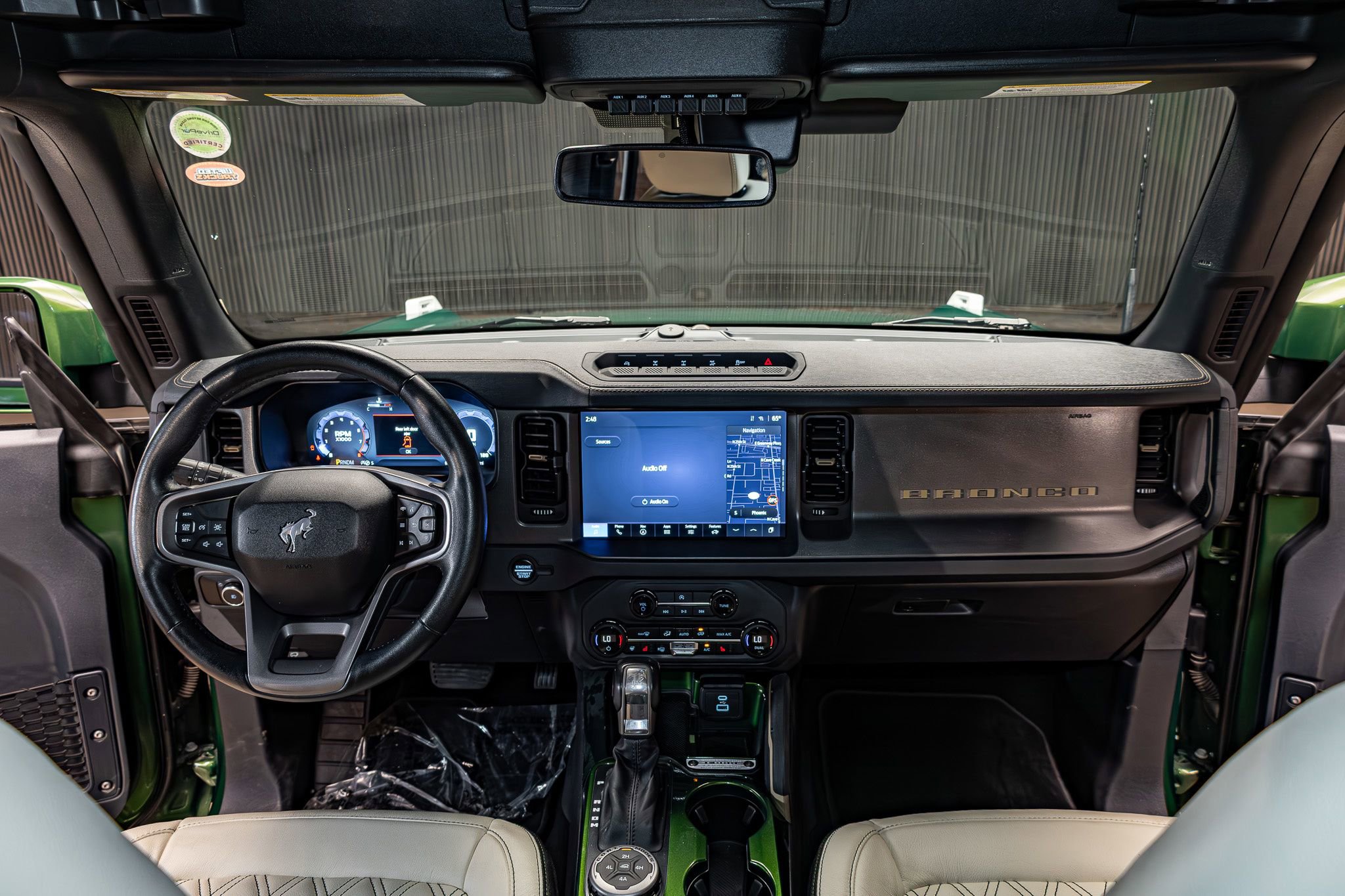 Used 2025 Ford Bronco Badlands image 15