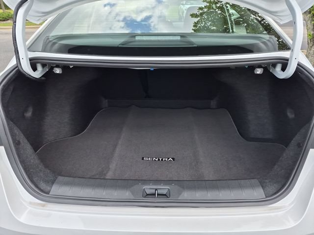 New 2026 Nissan Sentra SR w/ SR Premium Package FWD image 31