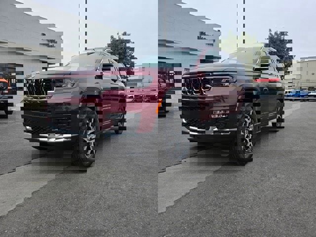 New 2025 Jeep Grand Cherokee L Limited w/ Trailer Tow Package image 4