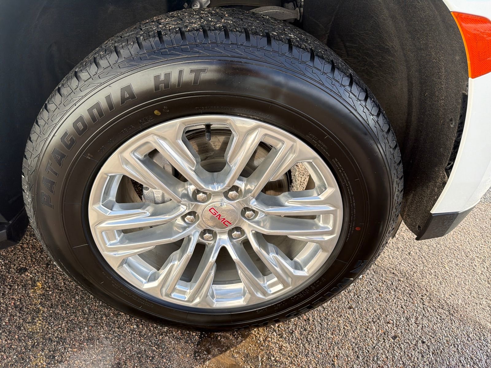 Used 2024 GMC Yukon SLT image 11