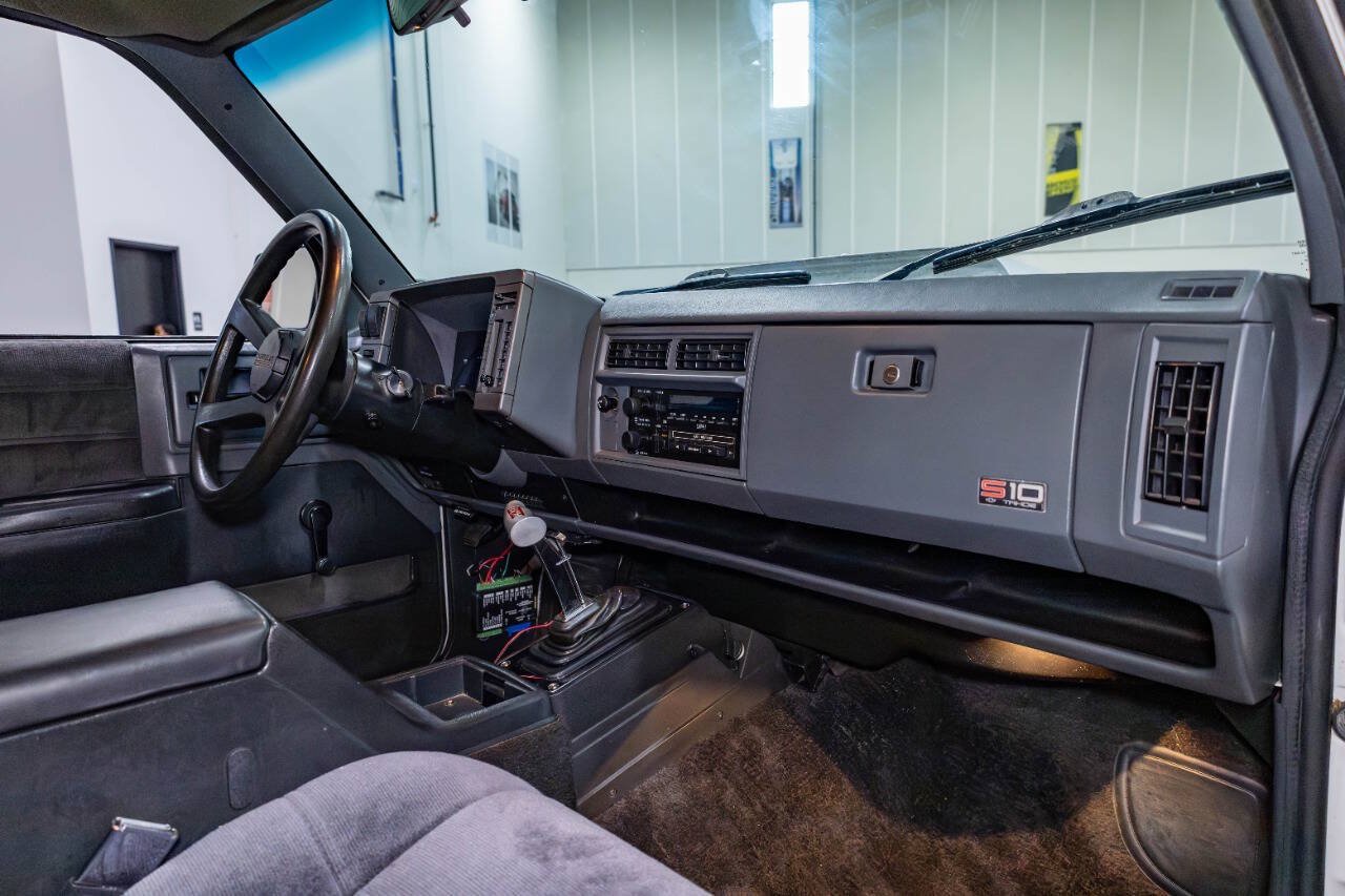 Used 1993 Chevrolet S10 Pickup 2WD Extended Cab image 31