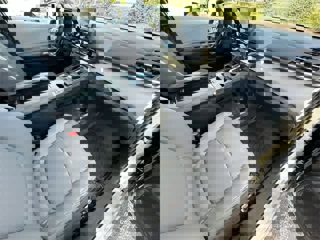 Used 2025 Toyota Sienna XLE image 22