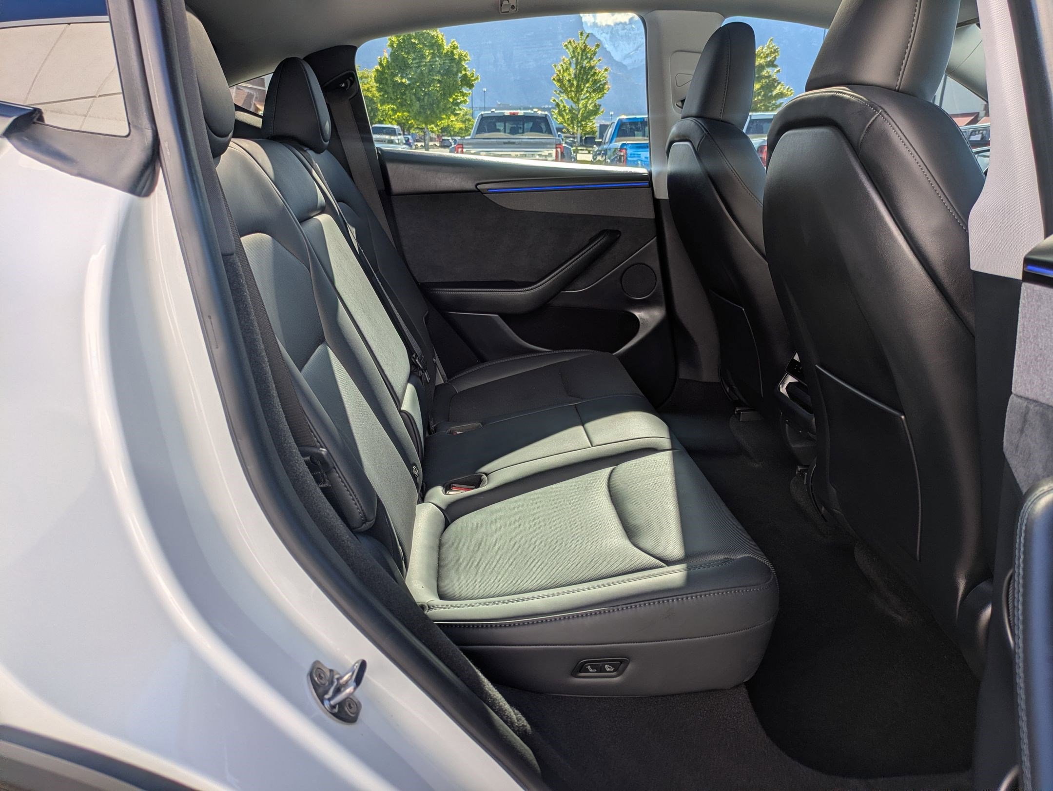 Used 2026 Tesla Model Y AWD image 29