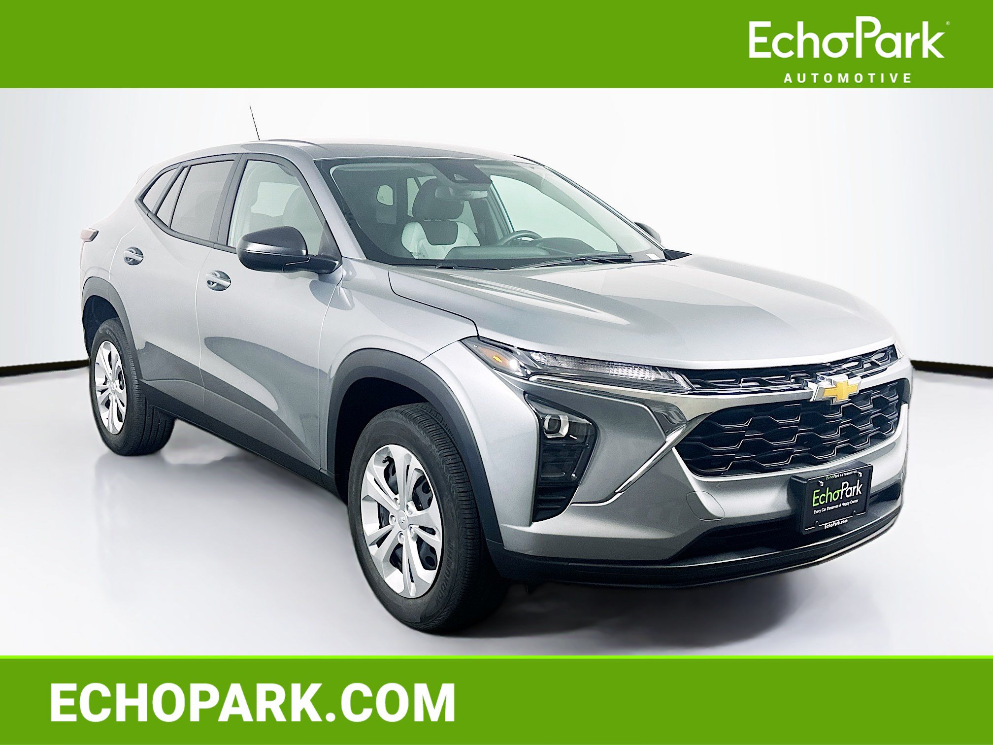 Used 2024 Chevrolet Trax LS FWD image 1