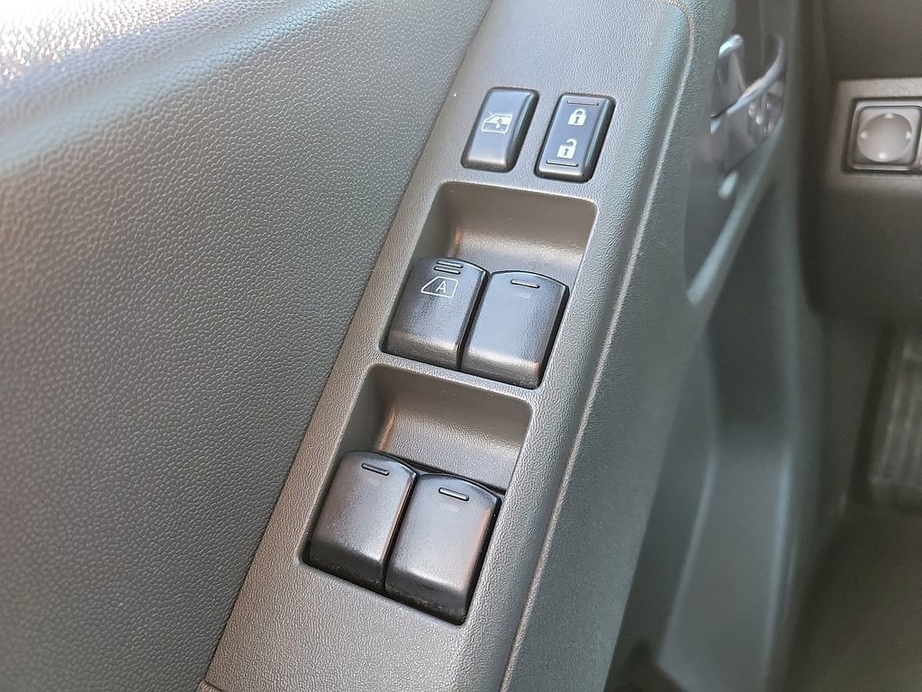 Used 2019 Nissan Frontier PRO-4X AWD/4WD image 14