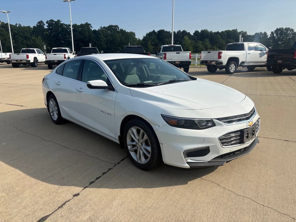 Used 2017 Chevrolet Malibu LT w/ Driver Confidence Package FWD image 8
