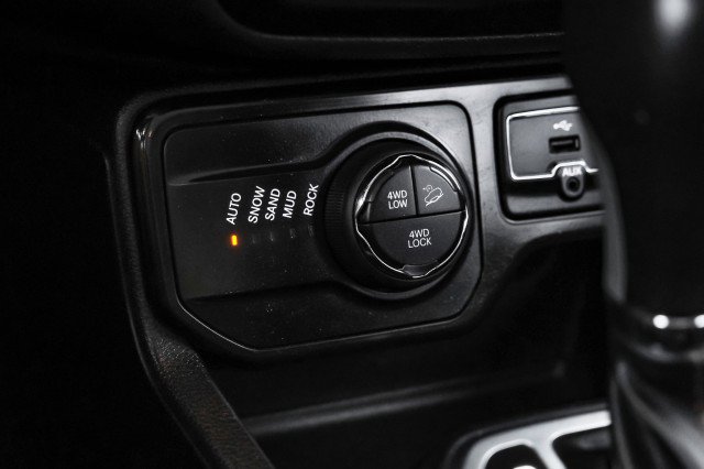 Used 2023 Jeep Renegade Trailhawk image 24