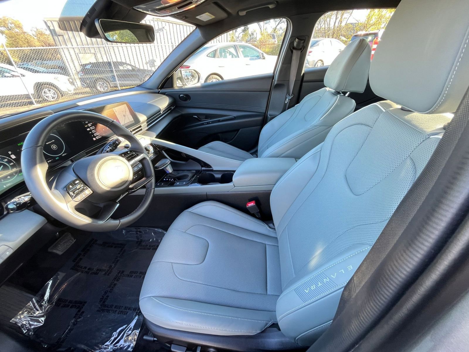 Used 2025 Hyundai Elantra Limited image 28