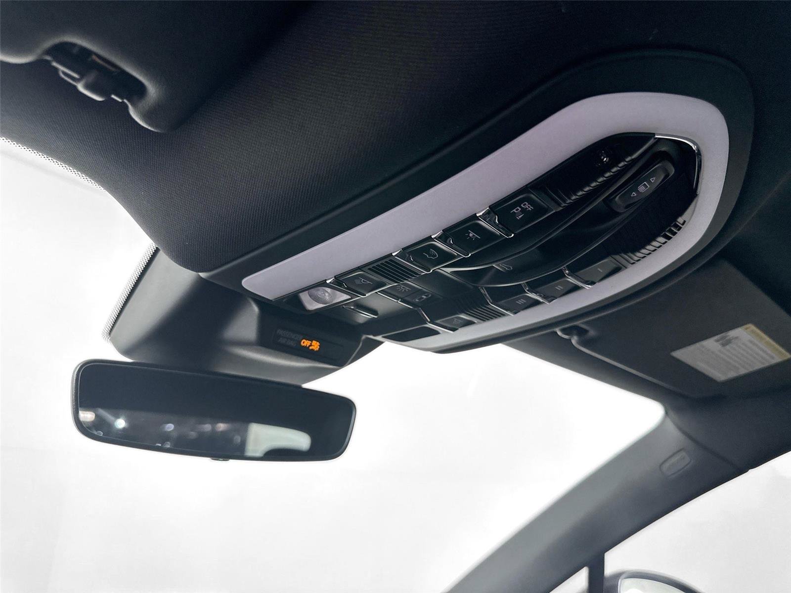 Certified 2026 Porsche Macan Turbo AWD/4WD image 25