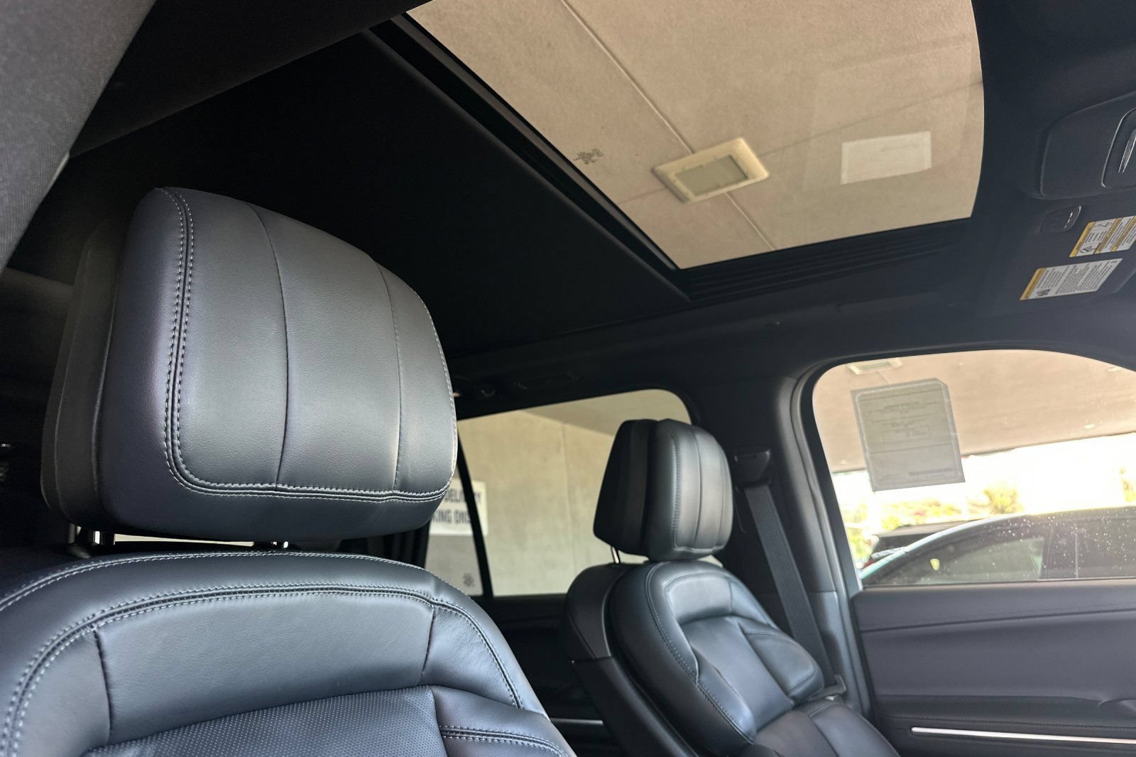 New 2026 Lincoln Navigator L Reserve w/ Jet Appearance Package AWD/4WD image 17