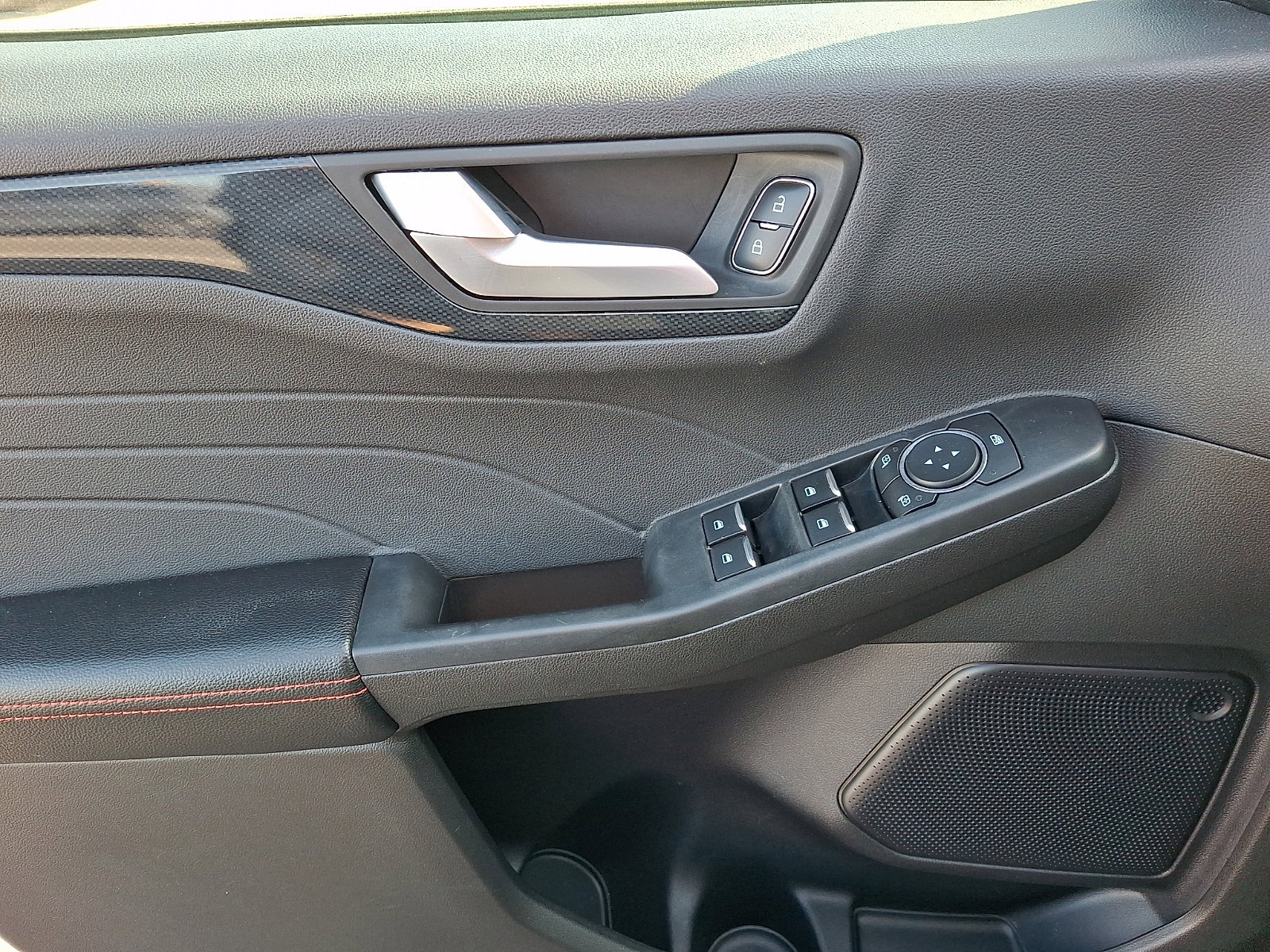 Used 2024 Ford Escape ST-Line AWD/4WD image 12