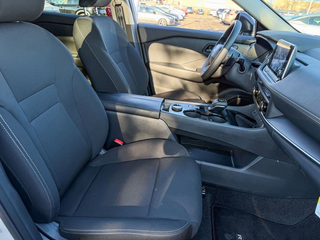 Certified 2025 Nissan Rogue S image 9
