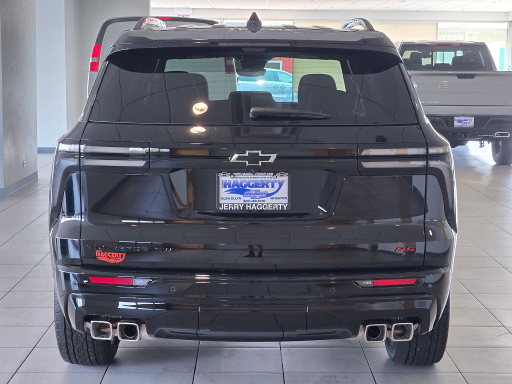 New 2026 Chevrolet Traverse RS w/ LPO, Floor Liner Package AWD/4WD image 13