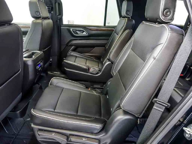 Used 2021 Chevrolet Tahoe Premier w/ Premium Package AWD/4WD image 15