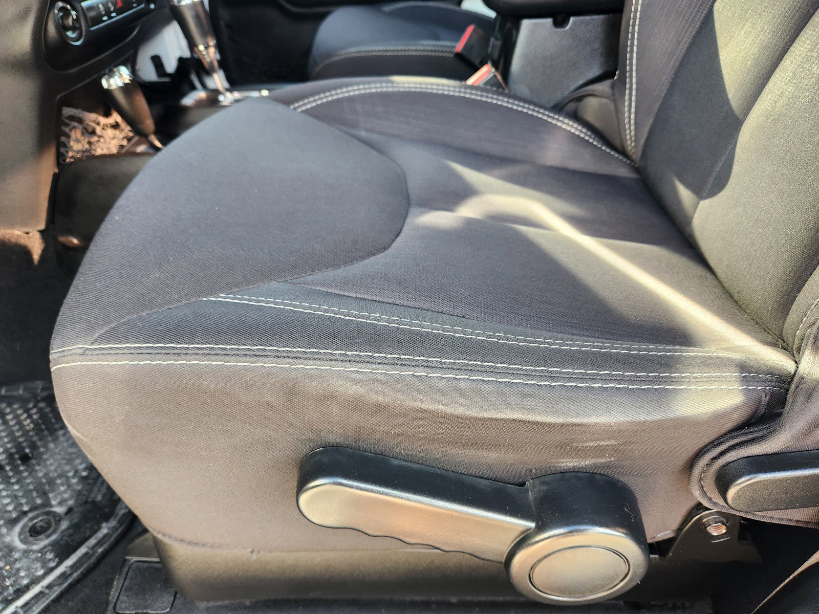 Used 2014 Jeep Wrangler Sahara image 17