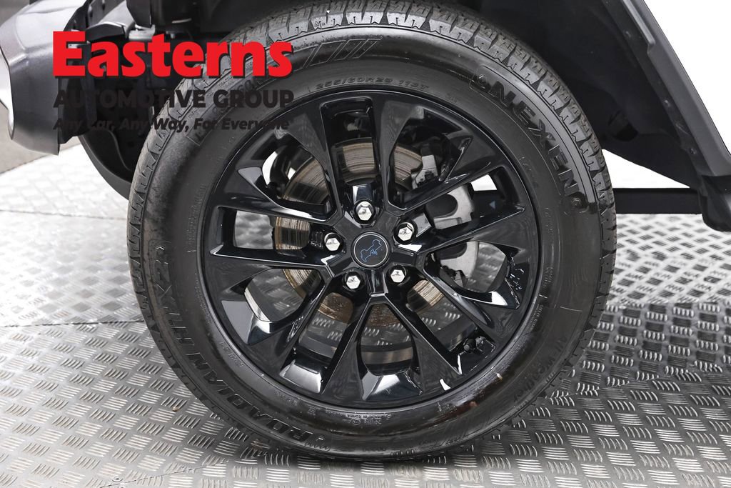 Used 2025 Jeep Wrangler Unlimited Sahara image 33