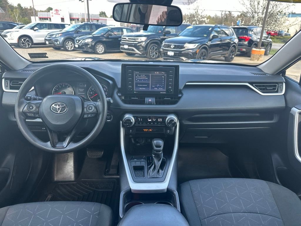 Used 2021 Toyota RAV4 XLE w/ Convenience Package FWD image 15