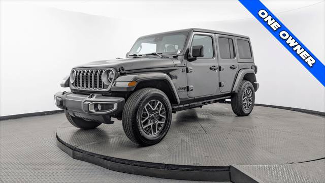 Used 2025 Jeep Wrangler Unlimited Sahara AWD/4WD image 2