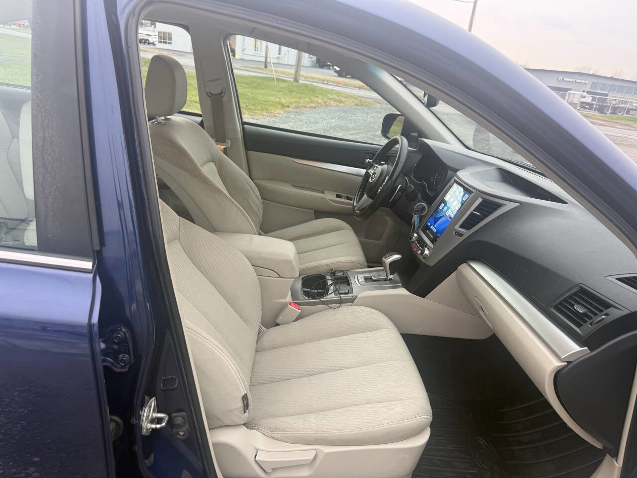 Used 2011 Subaru Legacy 2.5i Premium w/ All-Weather Pkg image 10