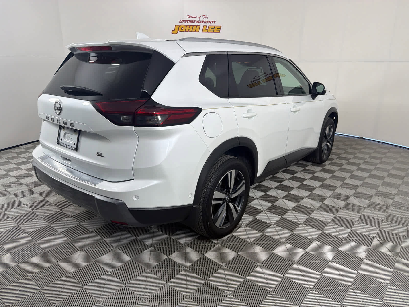 Used 2024 Nissan Rogue SL image 6