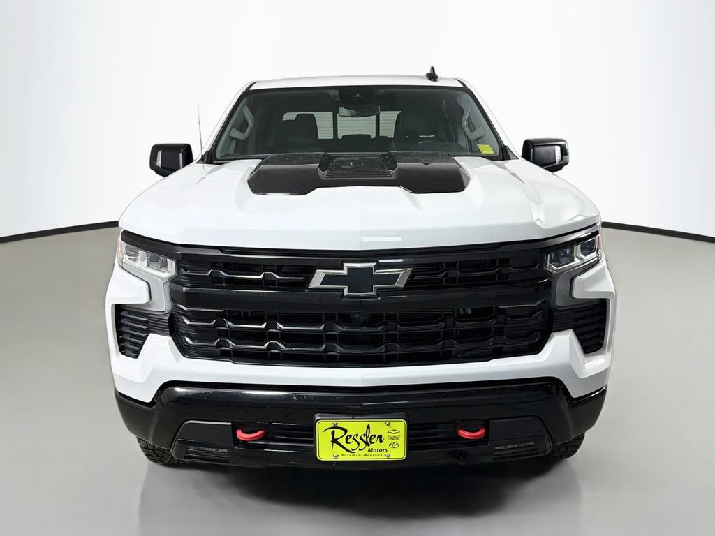 Used 2023 Chevrolet Silverado 1500 LT Trail Boss w/ Convenience Package II AWD/4WD image 2