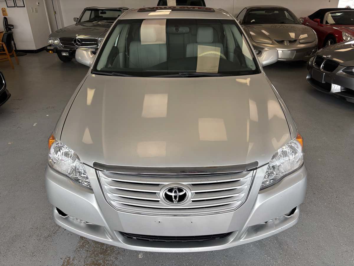 Used 2009 Toyota Avalon XLS FWD image 12