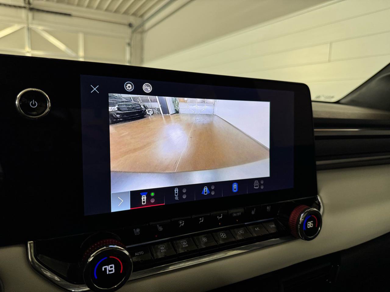 Used 2024 GMC Canyon AT4X w/ AT4X AEV Edition image 29