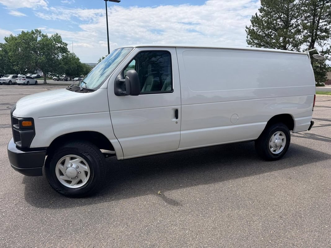 Used 2009 Ford E-250 and Econoline 250 RWD image 3