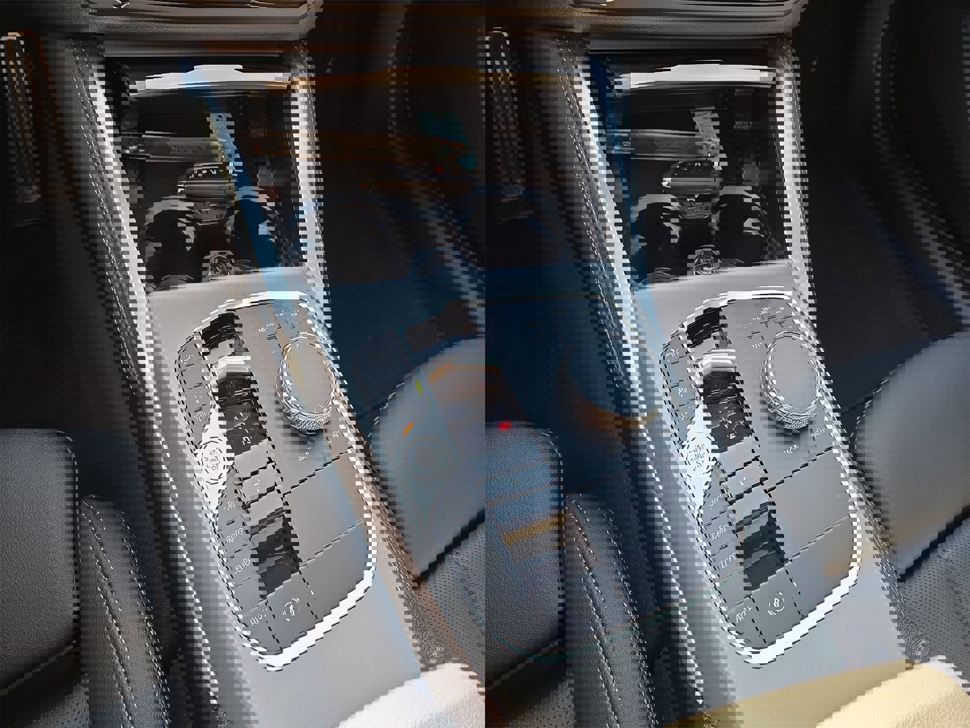 Used 2025 BMW 430i xDrive w/ M Sport Package image 22