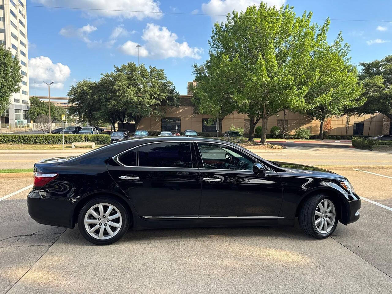 Used 2007 Lexus LS 460 L RWD image 7